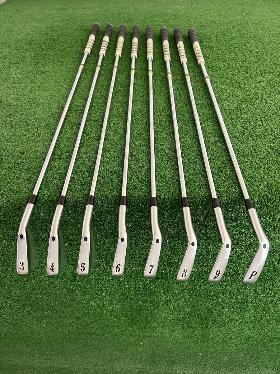 Titleist 660 Forged Iron Set 3-P / Dynamic Gold X100 Extra Stiff