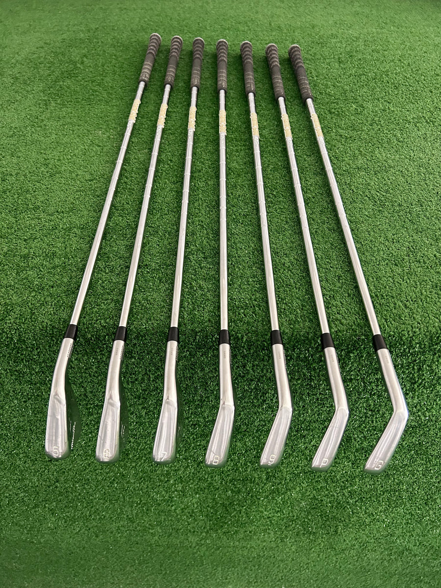 Mizuno Pro 245 Forged Iron Set 5-G / Dynamic Gold 105 Stiff