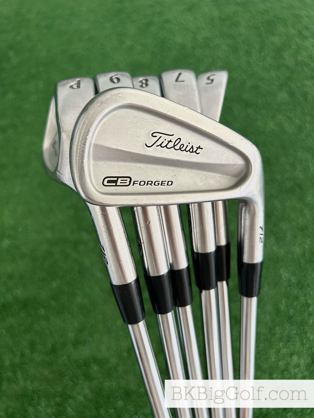 Titleist 712 CB Forged Iron Set 5-P / Dynamic Gold 120 Stiff