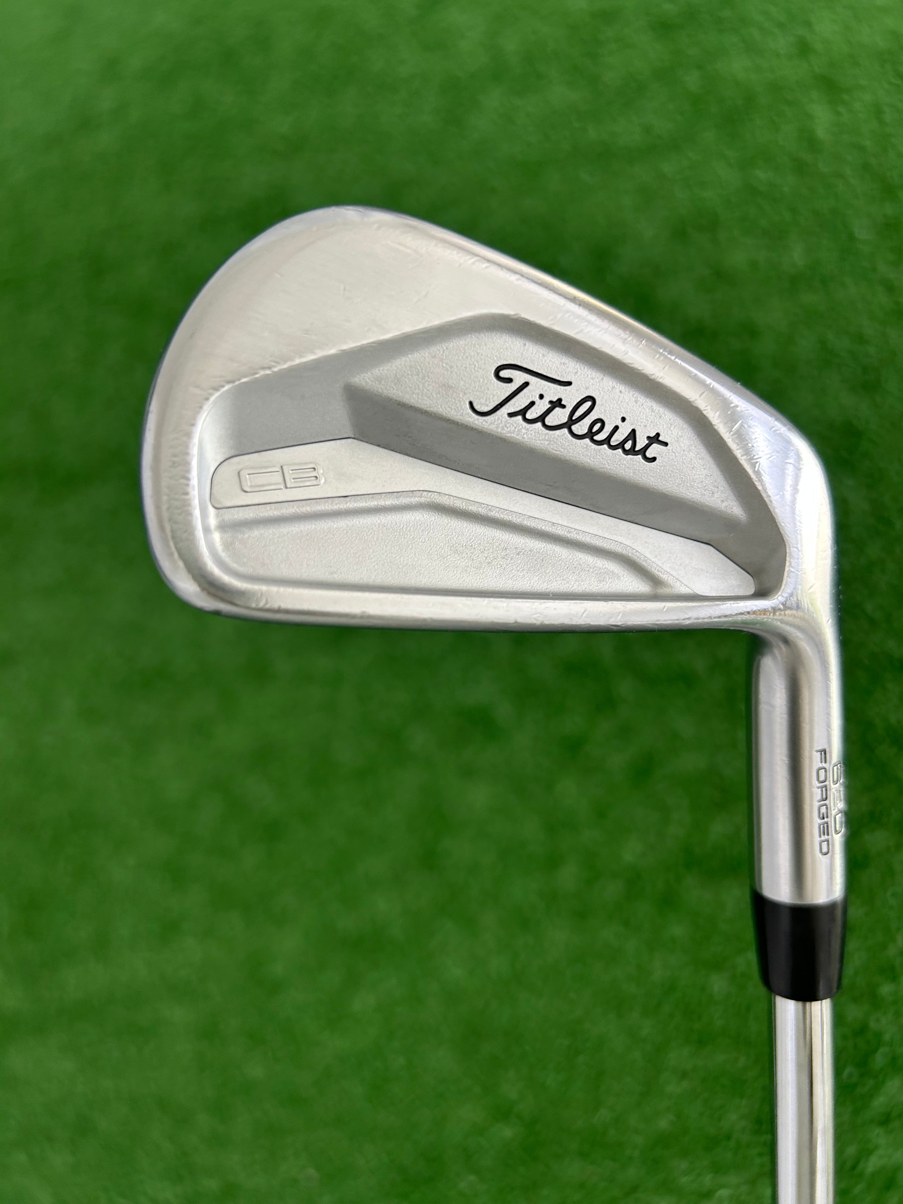 Titleist 620 CB Forged Iron Set 5-P / True Temper AMT White Stiff