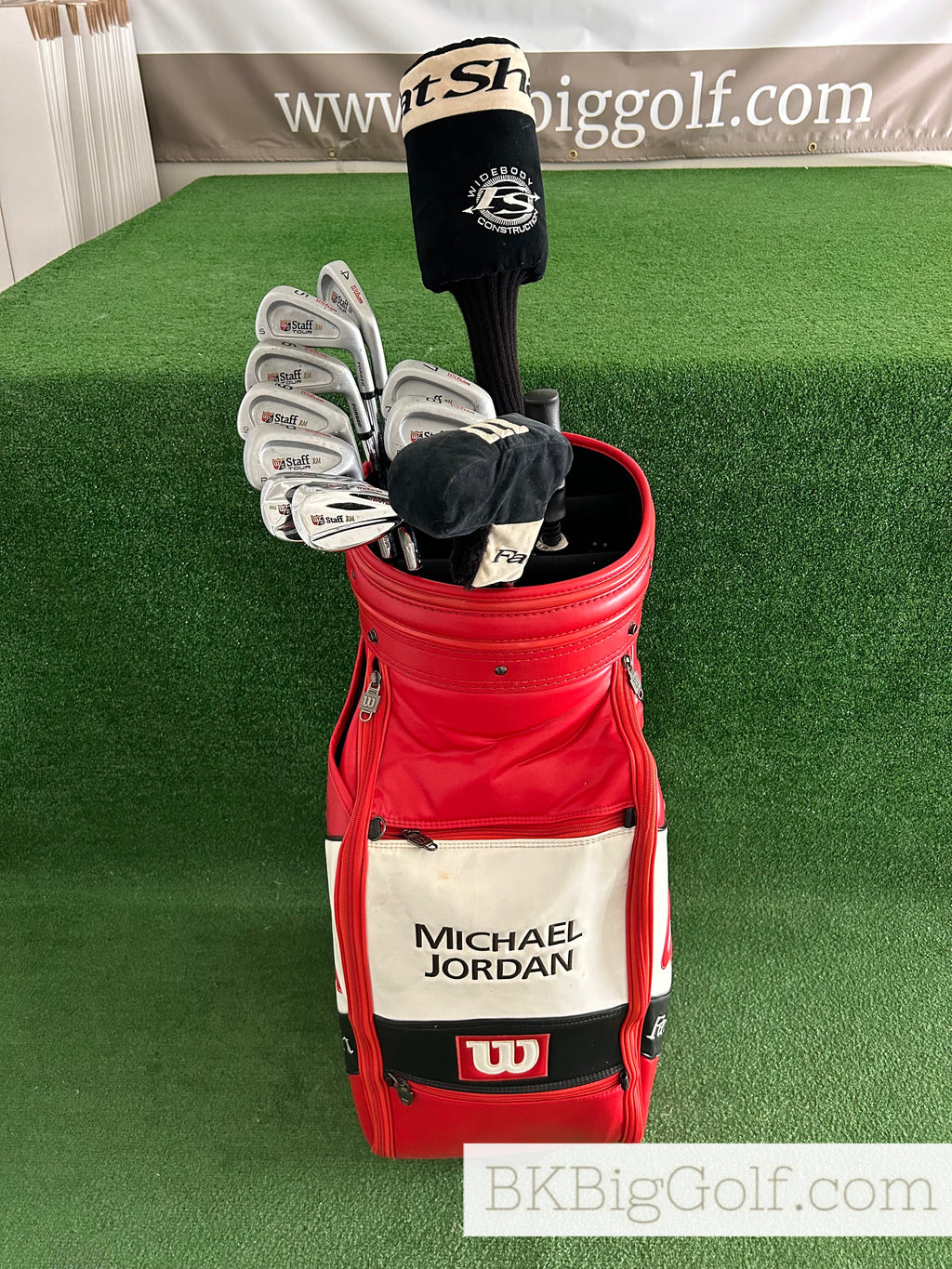 Collector Item: Michael Jordan’s Personal 1996 Wilson Complete Golf Club Set w Bag & Authenticity Certificate