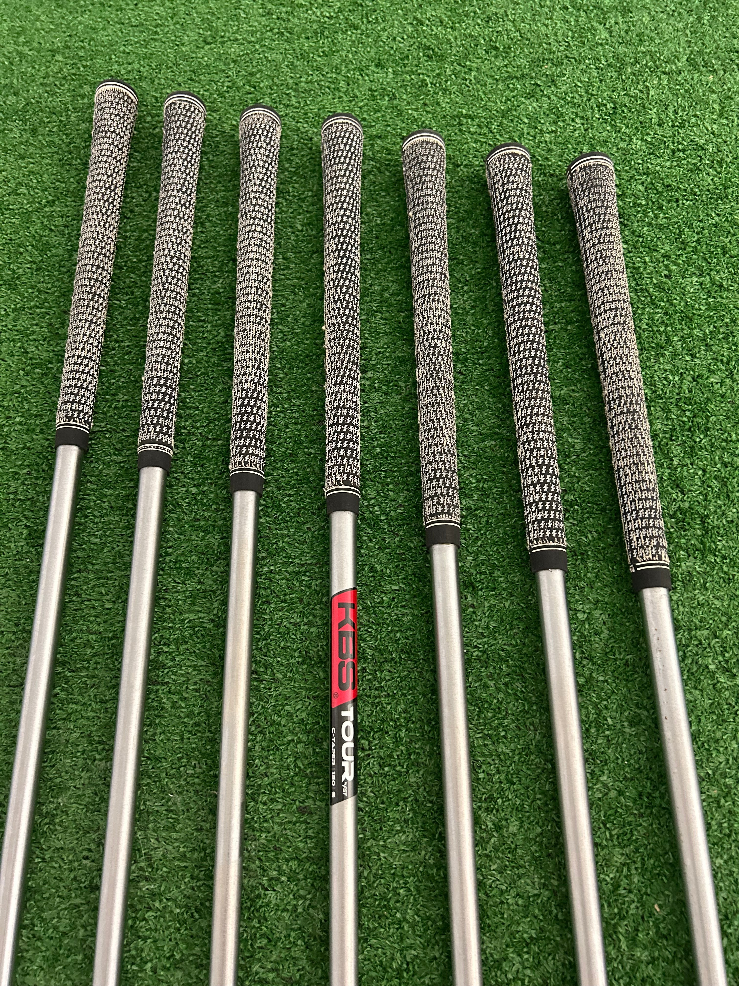 Mizuno JPX 919 Tour Iron Set 4-P / KBS Tour C-Taper 120