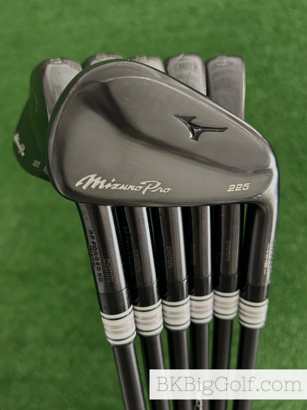 Mizuno Pro 225 Limited Edition Black Forged Iron Set 5-P / Fujikura Axiom Velocore 75 Stiff Graphite