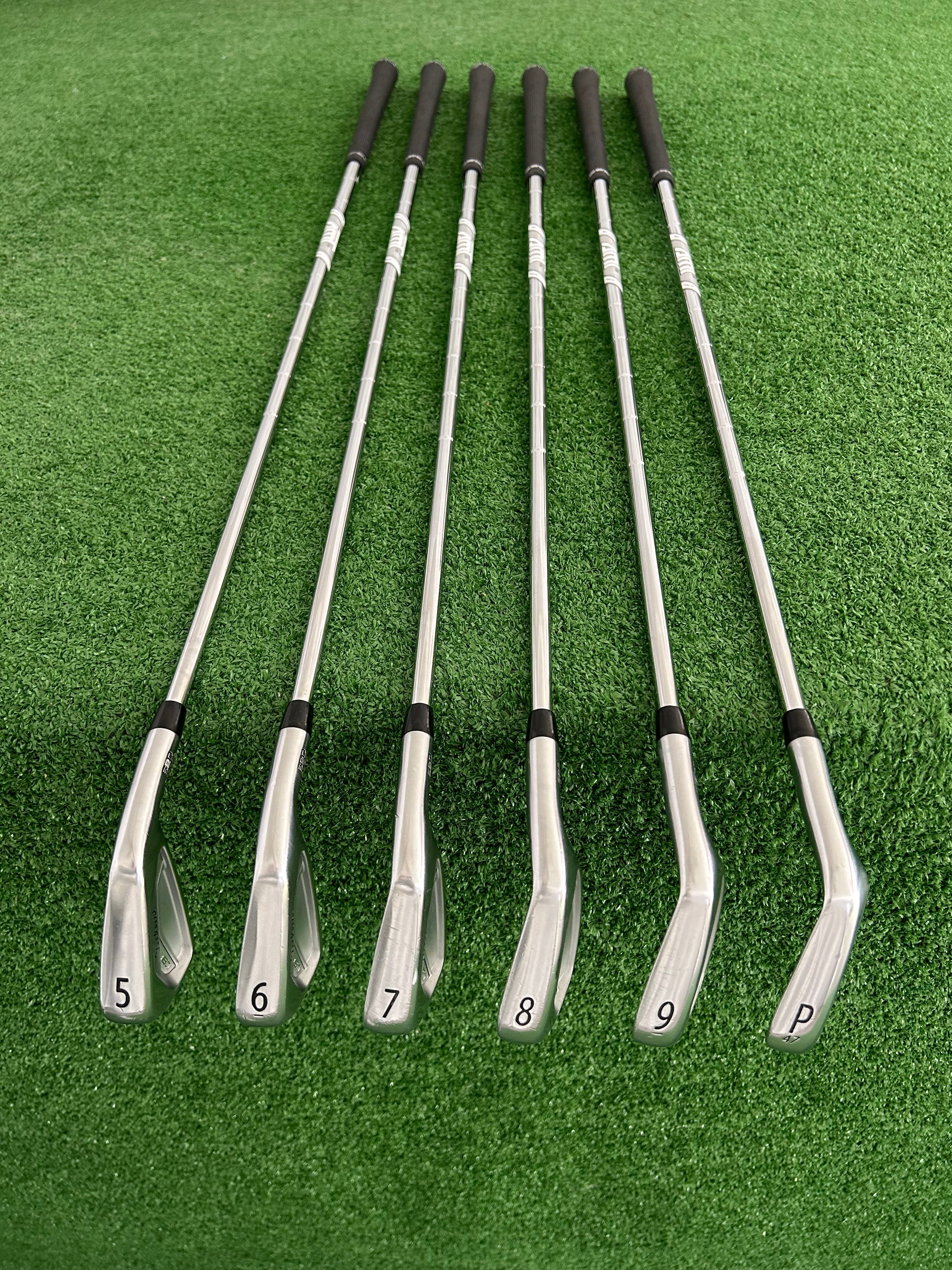 Titleist 620 CB Forged Iron Set 5-P / True Temper AMT White Stiff