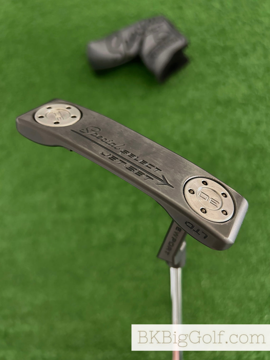 Titleist Scotty Cameron Jet Set Newport Limited Release Black 35” Putter w Headcover