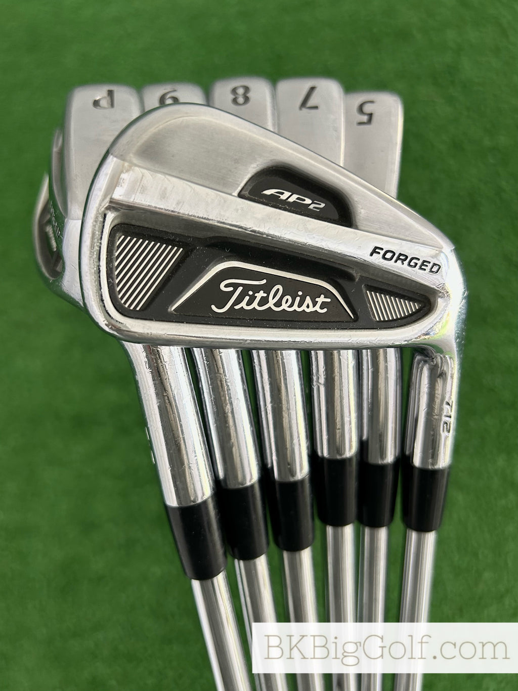 Titleist AP2 712 Forged Iron Set 5-P / Dynamic Gold 120 Stiff