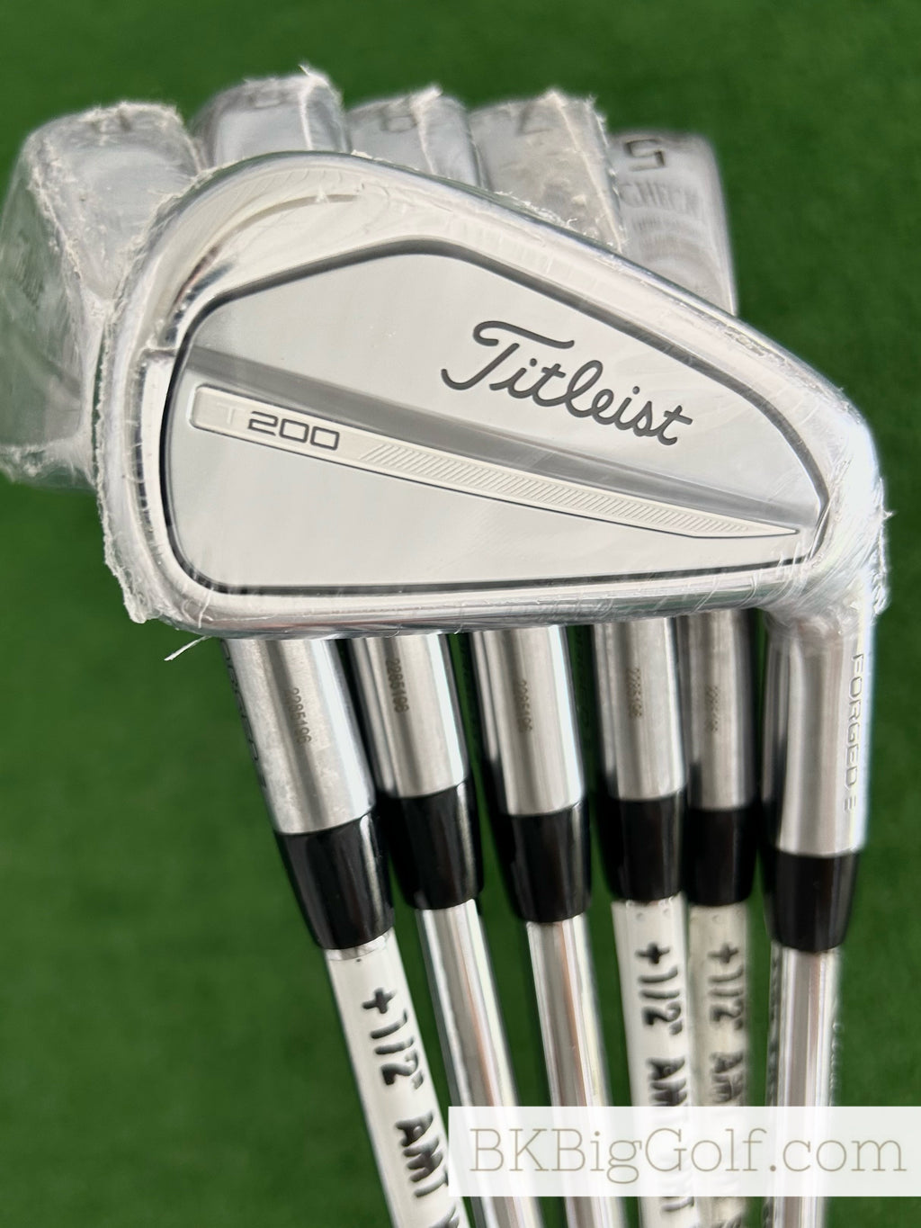 NEW / Mint Titleist T200 ‘23 Forged Iron Set 5-P / True Temper AMT White Stiff +1/2”